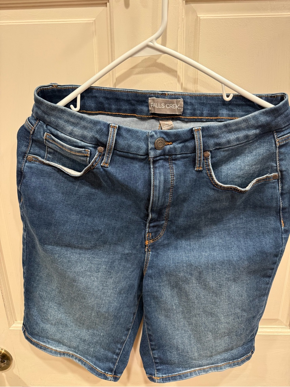 Falls Creek Women's Medium Blue Boyfriend Denim Shorts